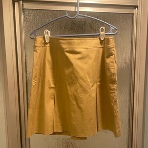 Burberry Golf ladies skirt, size 14, NWT with some staining.